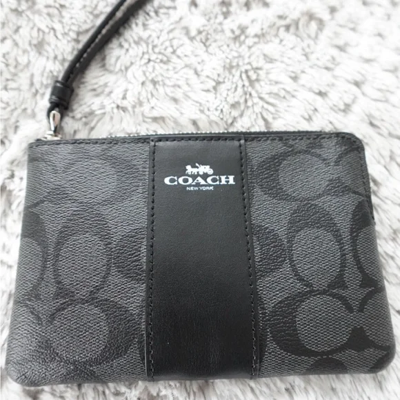 Coach Monochrome Signature Wristlet - Picture 1 of 4